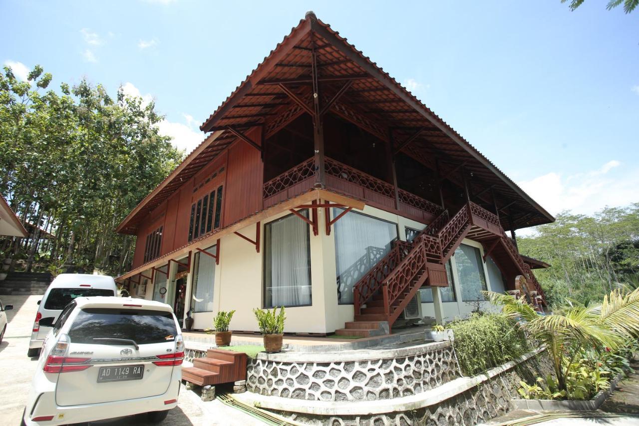Kasuari Exotic Resort Magelang Exterior photo